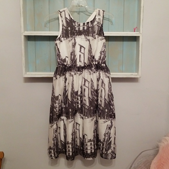 Sweet Sinammon Dresses & Skirts - SOLD*Sweet Sinammon Cityscape Midi Dress